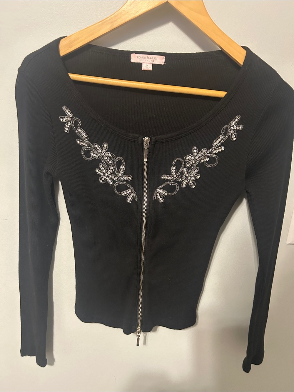 Romeo & Juliet Couture Black Embellished Zip-Front Ribbed Top